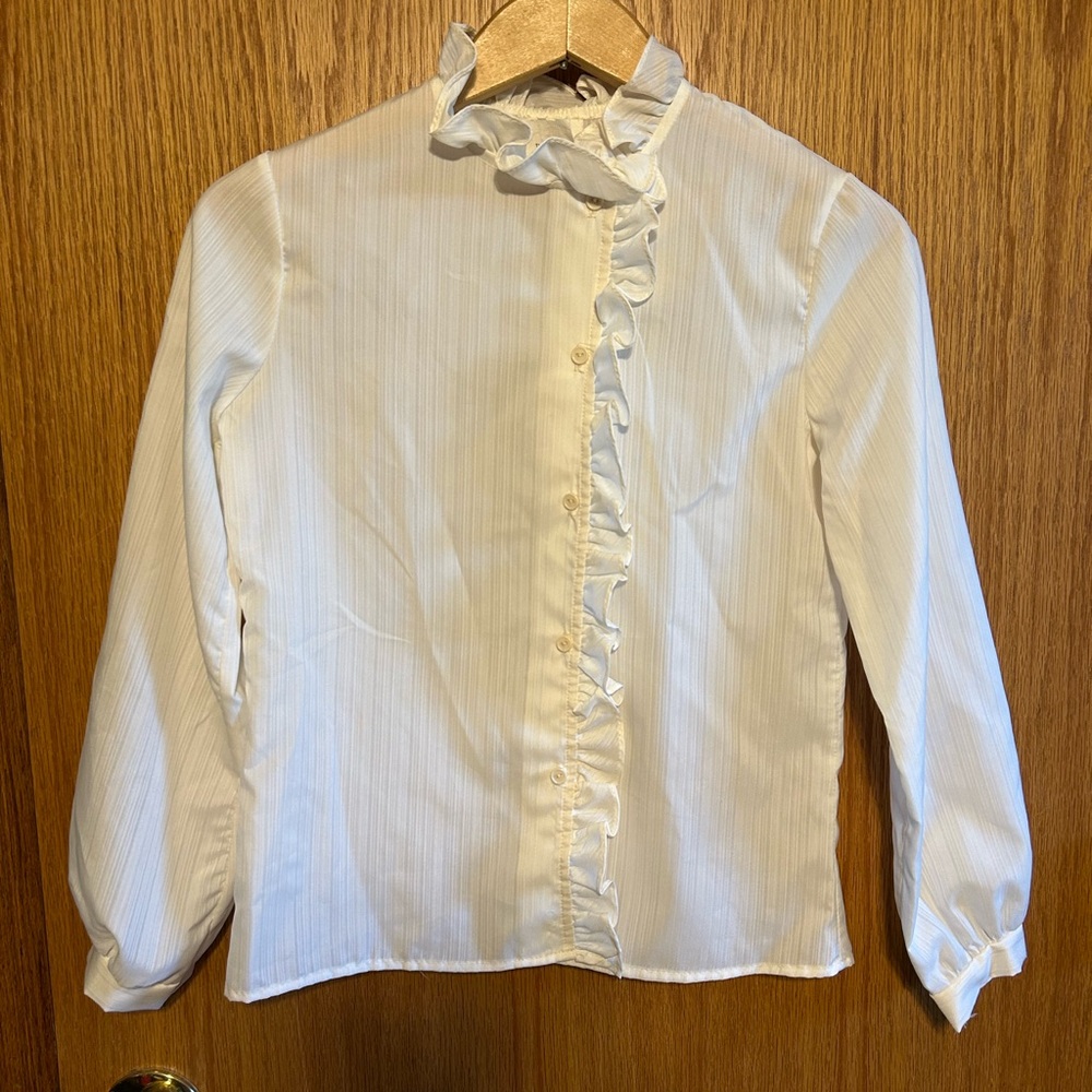 Vintage Girls Ruffle Front
Blouse Size 14 - White Long Sleeve ILGWU USA Made‎